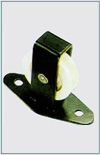 SINGLE UPRIGHT PULLEY ALONG PLATE